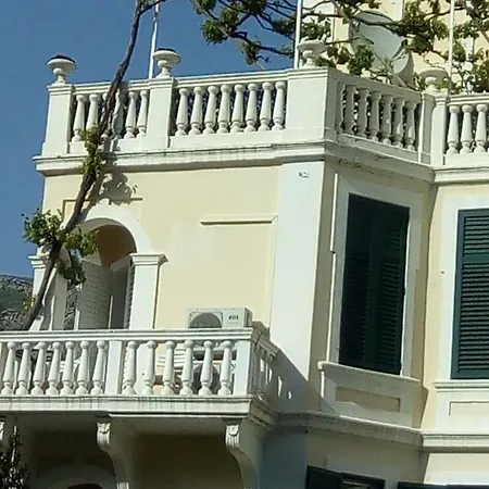 Two-bedrooms With Balcony And Sea View,near Old Town