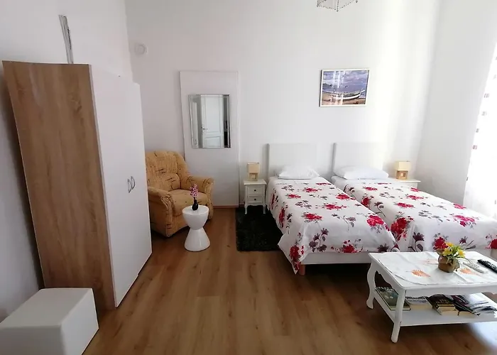 Апартаменты Two-bedrooms With Balcony And Sea View,near Old Town Дубровник