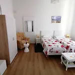 Daire Two-bedrooms With Balcony And Sea View,near Old Town Dubrovnik