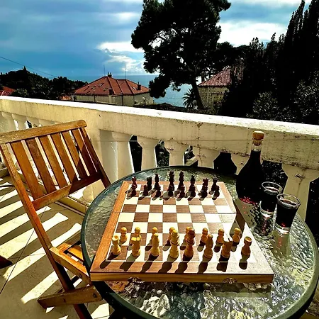 Apartment Two-bedrooms With Balcony And Sea View,near Old Town