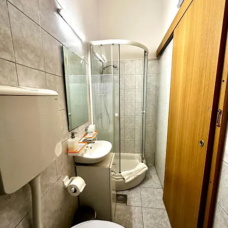 Two-bedrooms With Balcony And Sea View,near Old Town *