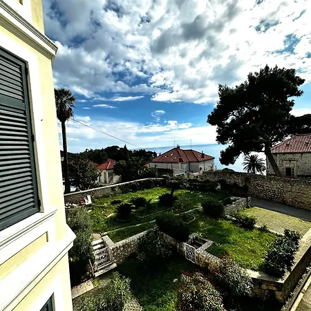 Two-bedrooms With Balcony And Sea View,near Old Town * Ντουμπρόβνικ