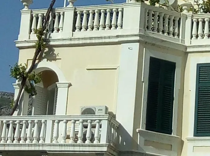 Two-bedrooms With Balcony And Sea View,near Old Town