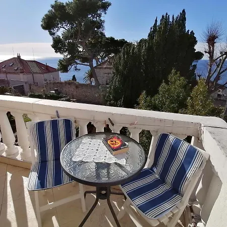 Two-bedrooms With Balcony And Sea View,near Old Town Ragusa
