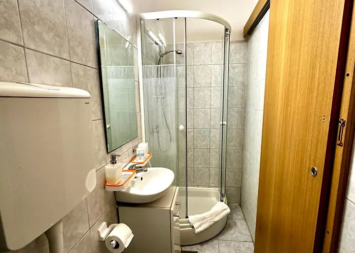 Two-bedrooms With Balcony And Sea View,near Old Town *
